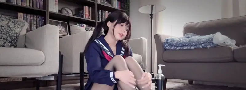 Kittyxkum 绯红小猫 新品可盐可甜 结束一天的课程后放松一下[1v/828M]