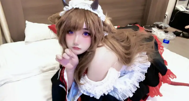 Nyan_Chan 新作订阅 17分钟 Cos女仆 [127P+3V/1.37G]