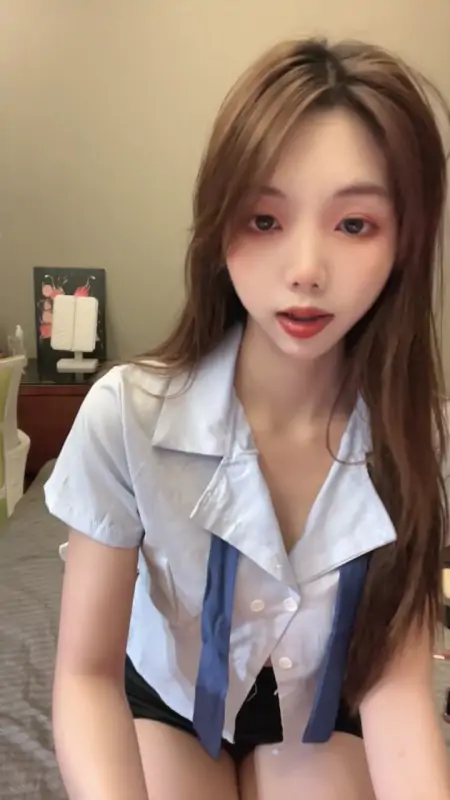 七彩主播【171模特儿微微】长腿模特美女 丝袜美腿付费房第三弹 [13V/12.9G]