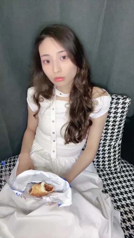 黑丝大长腿人妻 极有深度的美女 合集4 [3V/4G]