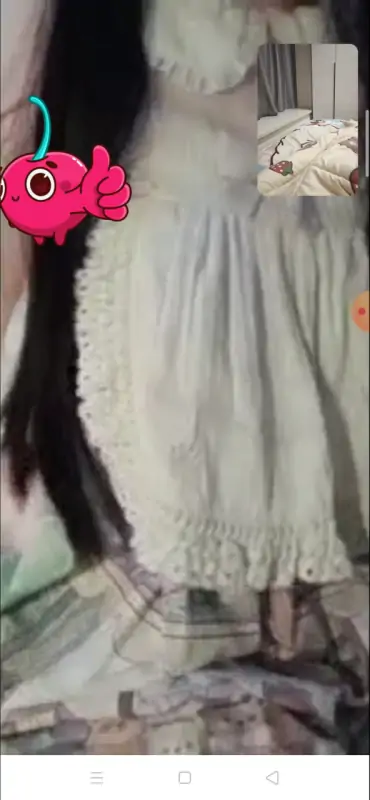 萌白酱 – 新作 17分钟 富哥1v1粉丝录屏投稿流出白丝馒头洛丽塔 [1V/1.89G]